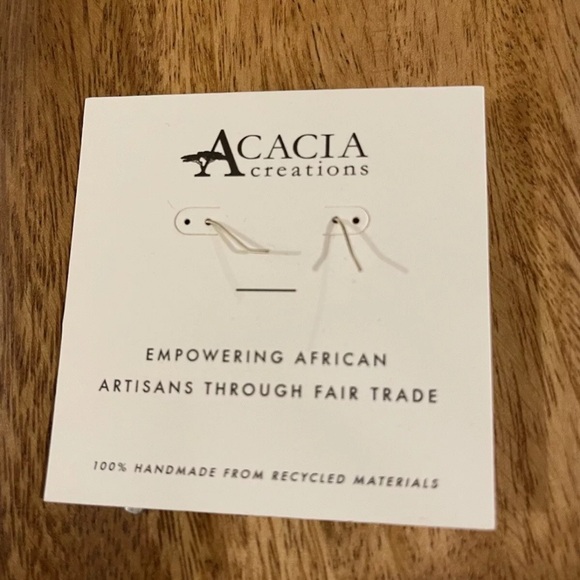 Elegant Sterling Silver/Metal Dangle Earrings - Picture 4 of 6